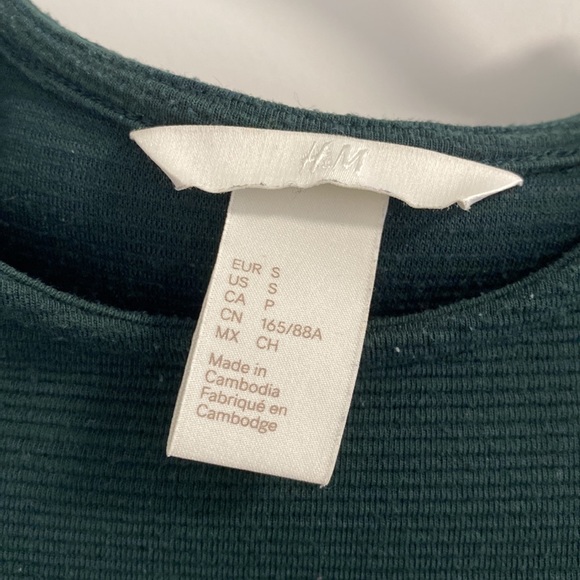 H&M Green Cold Shoulder Fitted Dress in Small - Picture 4 of 5
